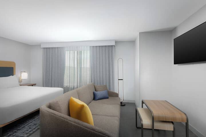 Room 14 of 33