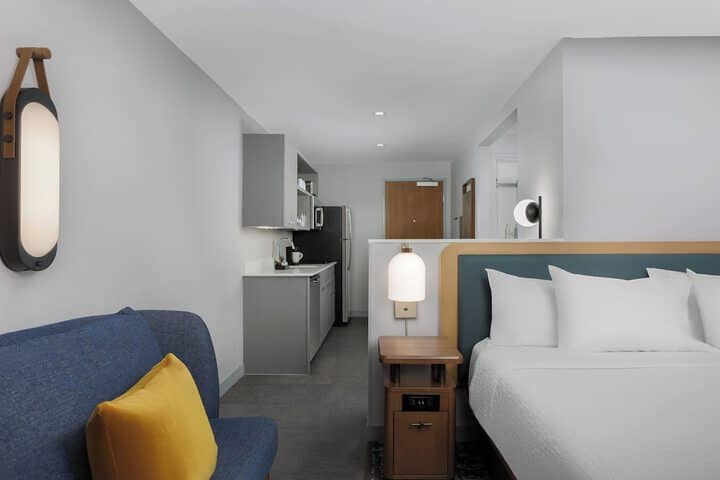 Room 8 of 33