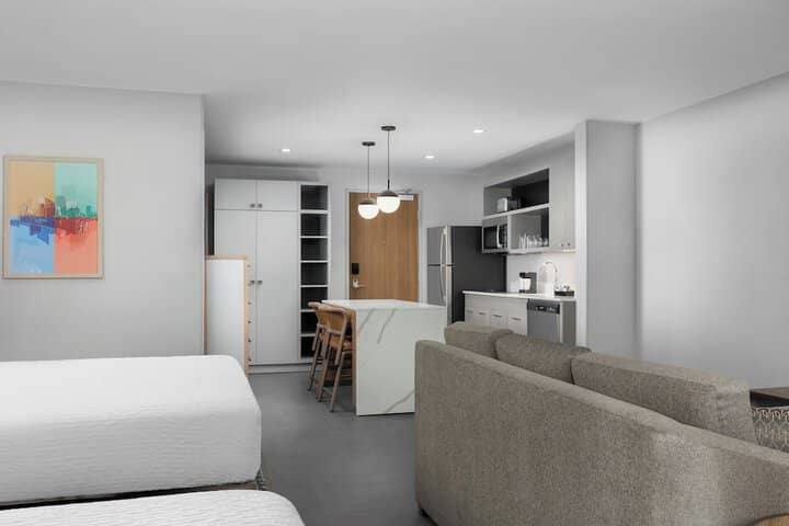 Room 11 of 33